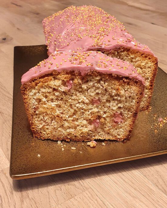 Rezept für einen rosa Ruby Schokoladen Kuchen mit Mandeln
