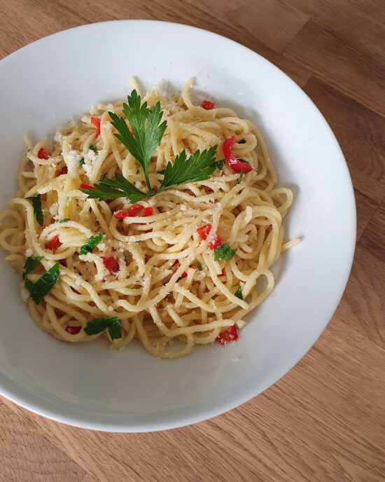 Italienisches Pastarezept für Spaghetti aglio olio e peperoncini