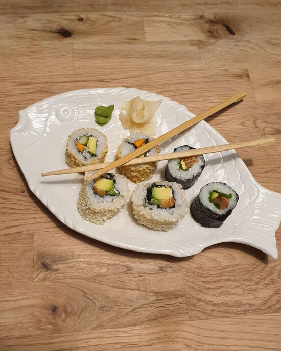 Maki und California Roll Rezept mit Anleitun zum Sushi Rollen