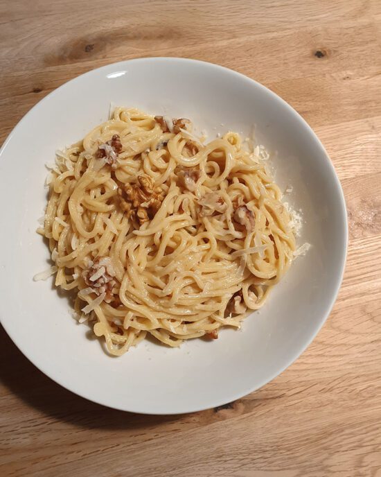 Einfaches Pasta Rezept für Walnuss Gorgonzola Spaghetti