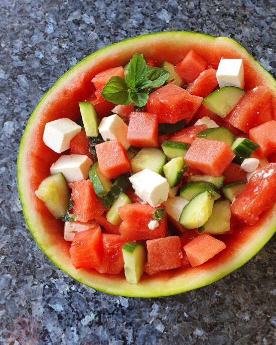 Sommerliches Salat Rezept mit Wassermelone, Feta, Gurke und Minze