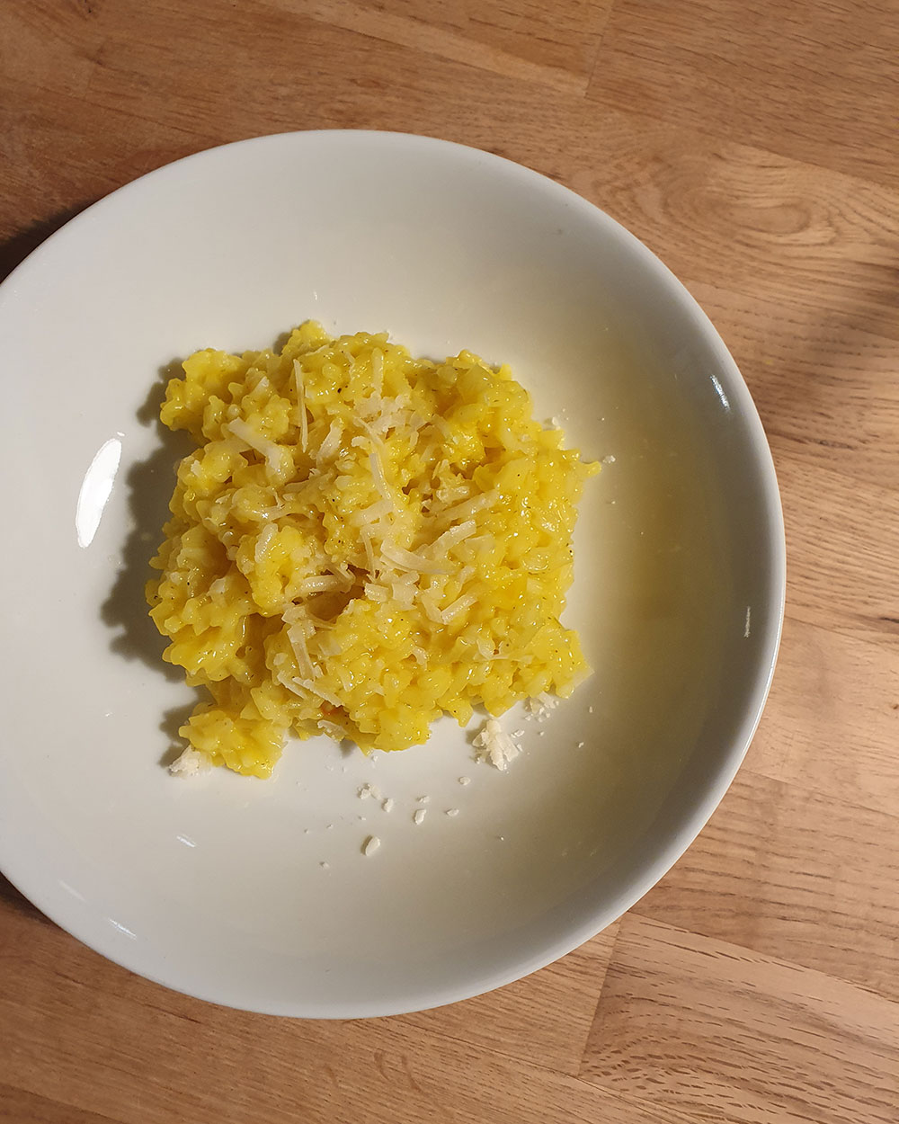 Klassisch italienisches Rezept für Risotto alla Milanese mit Safran