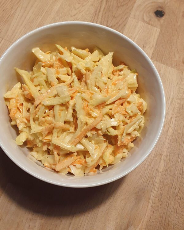 Leichter Curry Reissalat mit Hähnchen, Mandarinen und Ananas